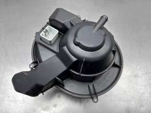 Kachel Ventilatiemotor-8221622 (22013017)